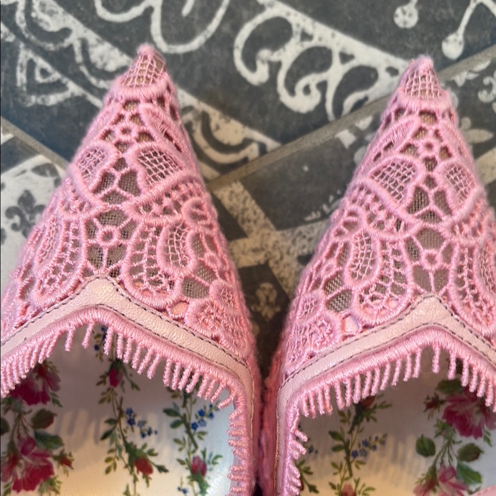 Pink Lace Women Shoes - Picture 4 of 6